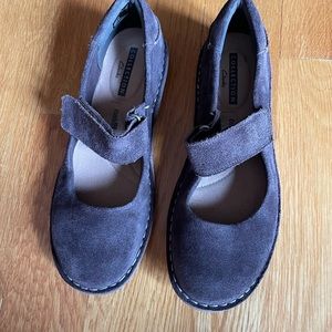 CLARKS Collection Soft Cushion Brown Suede Shoes